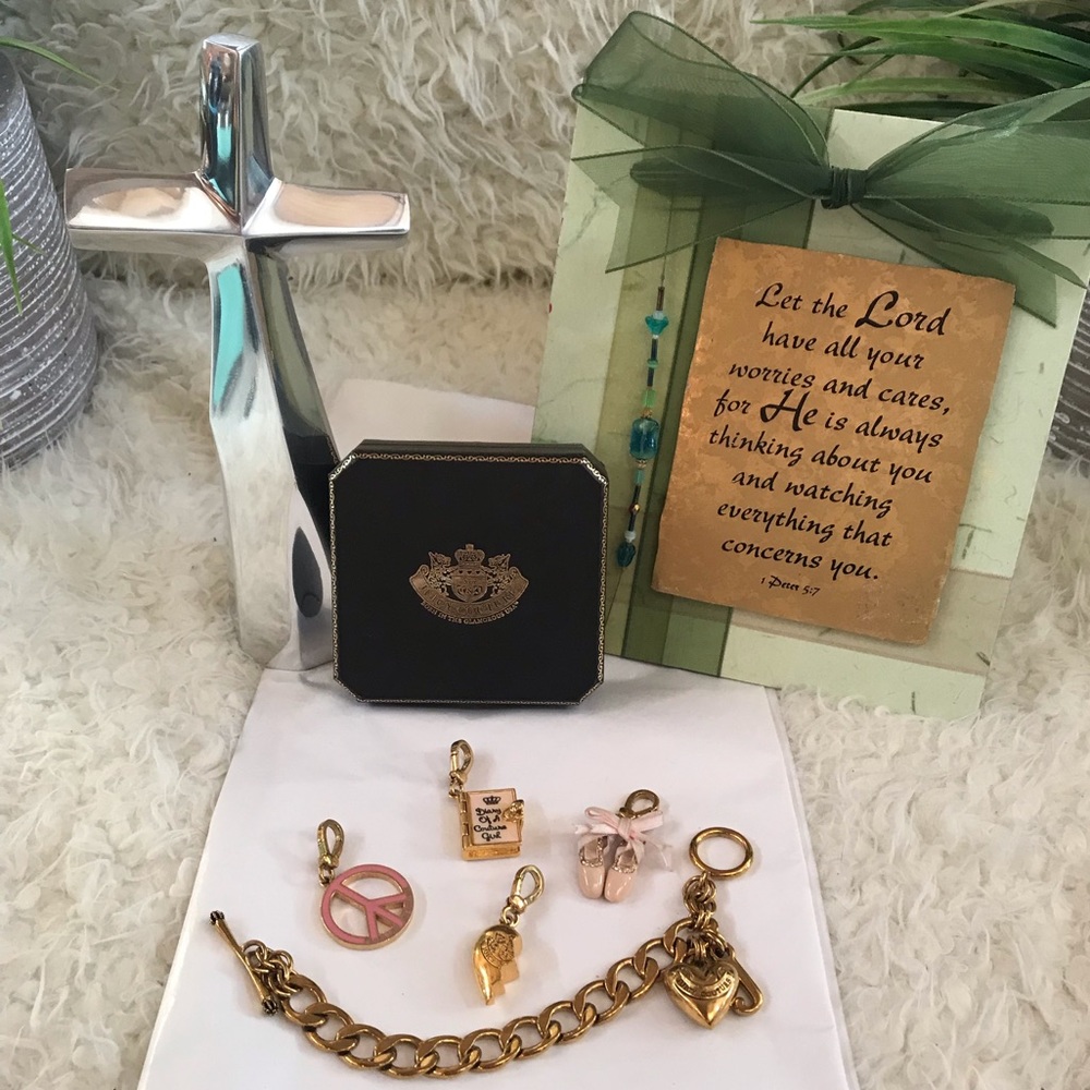 EC Juicy Couture Heart Charm Bracelet/Charms w/box